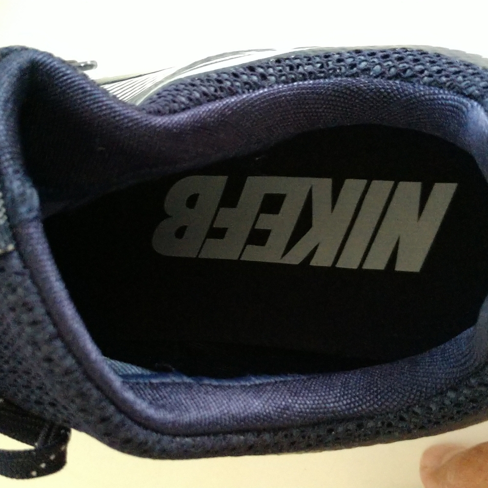 Nike - Picture 7 of 8